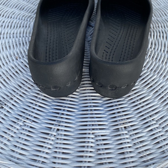 Crocs Flats Slip-on Shoes Women’s Size 7 - Picture 7 of 8